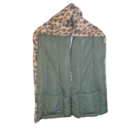 Steve Madden Womens Army Green Leopard Print Lining Pocket Scarf OS NWT - Picture 2 of 6